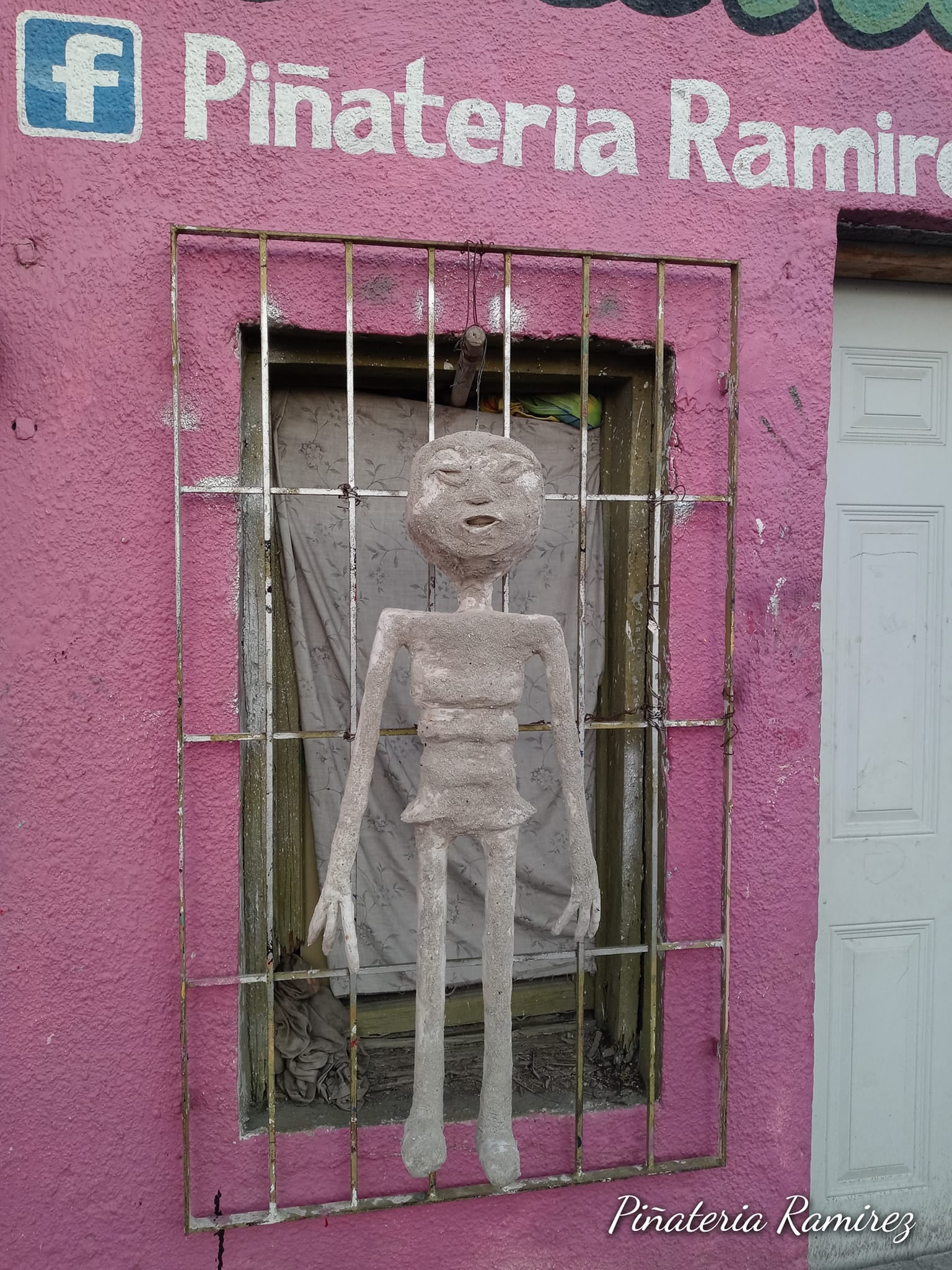 Piñatería Ramírez, piñata de Jaime Maussan