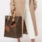 Venden bolsa Louis Vuitton de segunda mano y con agujeros