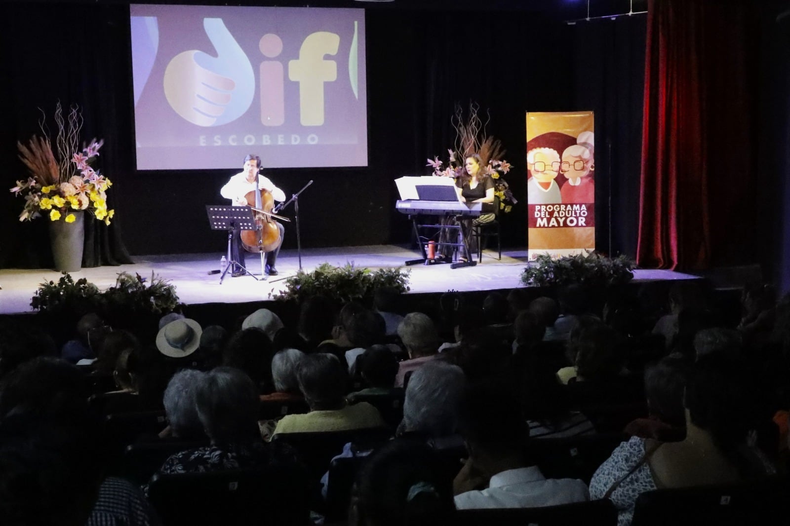 Escobedo celebra el Mes del Adulto Mayor con concierto de piano y violonchelo.