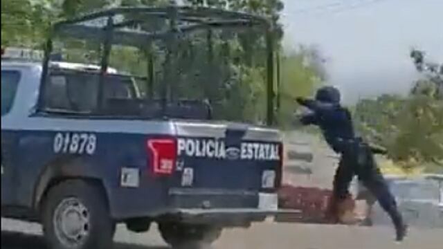 Policía de Oaxaca cae de patrulla
