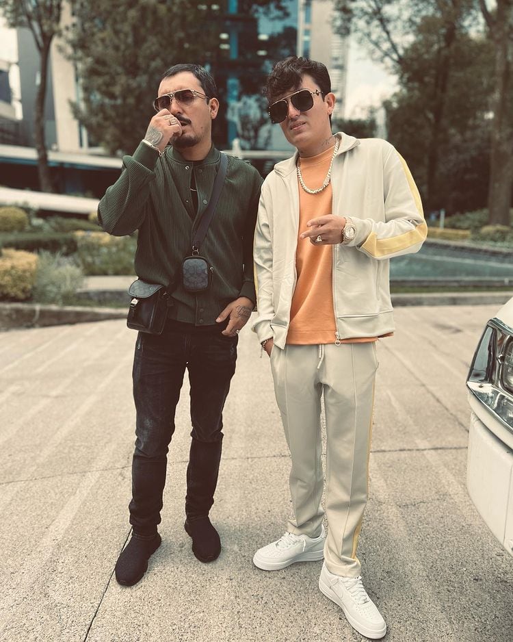 Los Dos Carnales, cantantes.