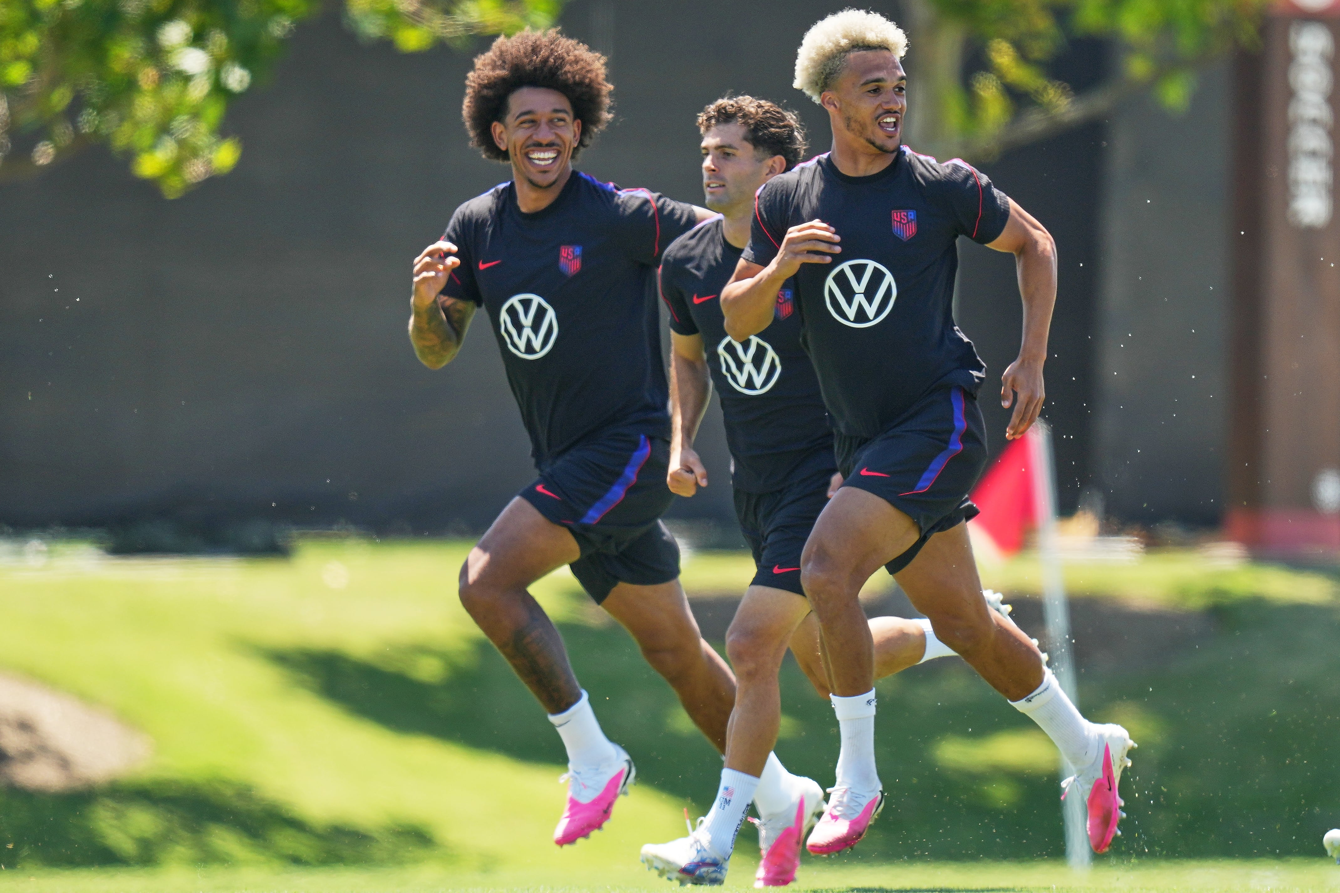 Christian Pulisic reaparece en los entrenamientos de Estados Unidos tras su lesión.