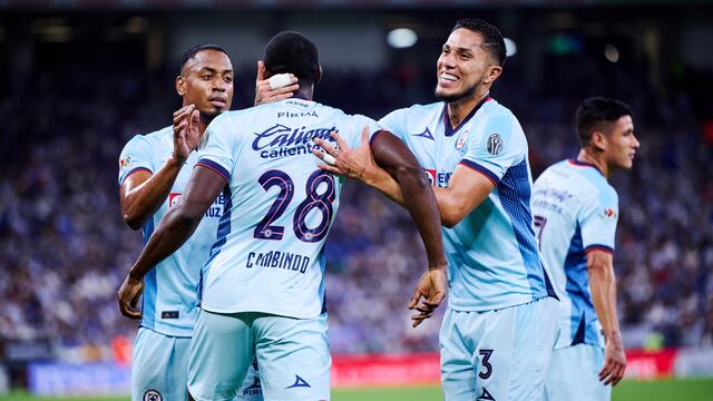 Cruz Azul celebra gol