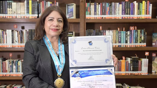 Diana Hernández Juárez, académica de la BUAP, recibe Doctorado Honoris Causa