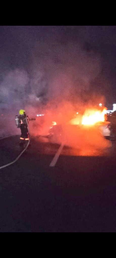 Se incendia auto en la autopista México-Puebla hoy 14 de octubre