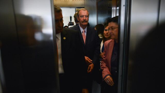 Vicente Fox. Críticas por veda.