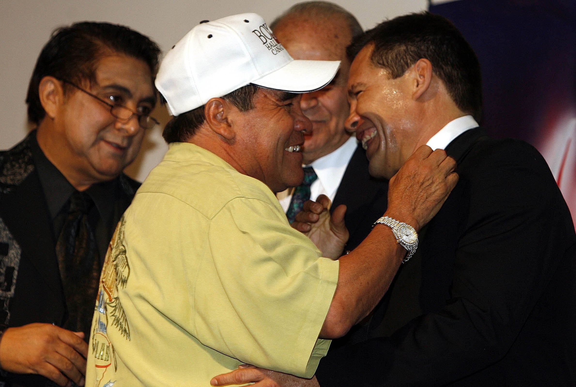Rubén 'El Púas' Olivares con Julio César Chávez