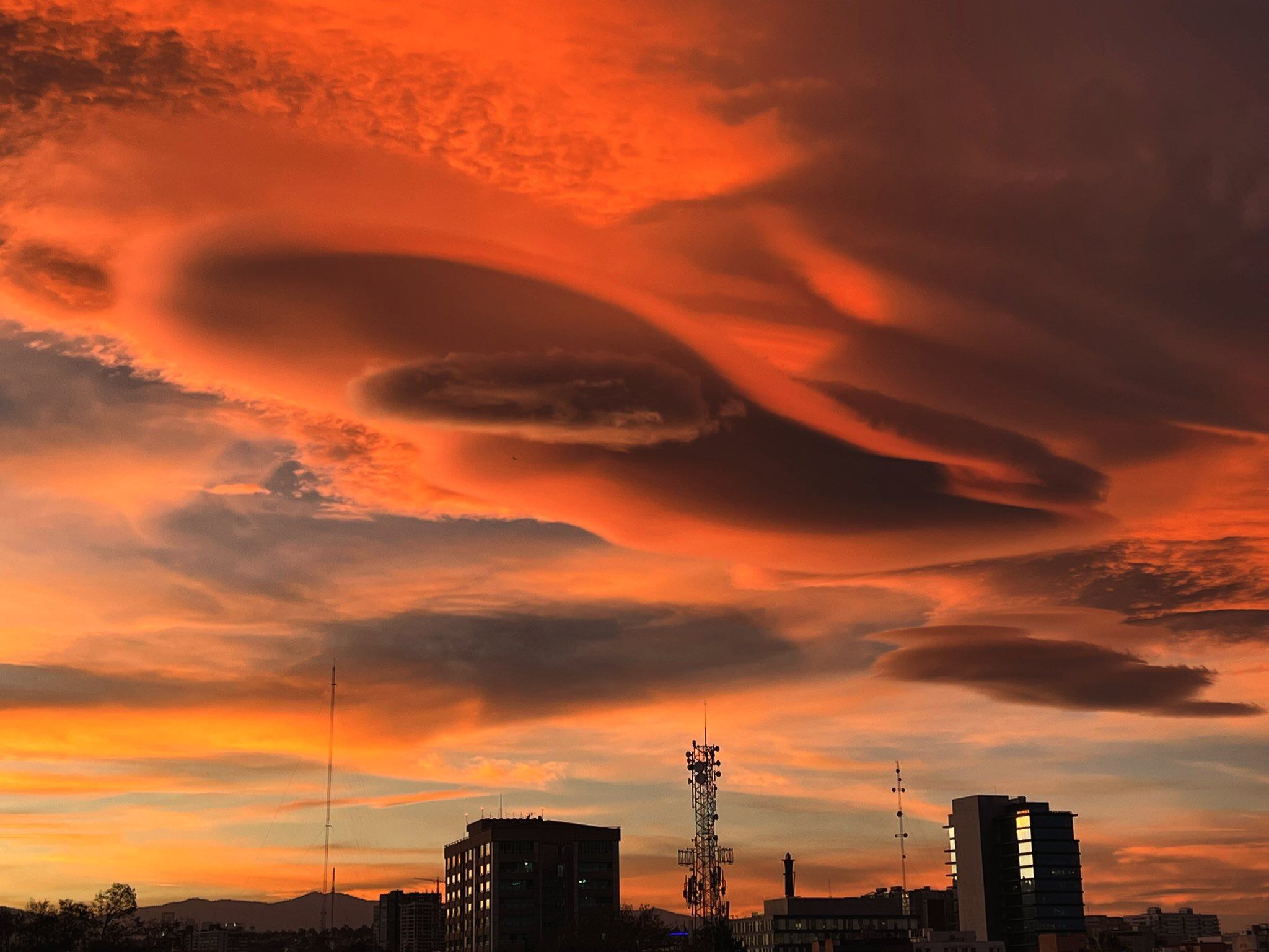 Extrañas nubes en CDMX