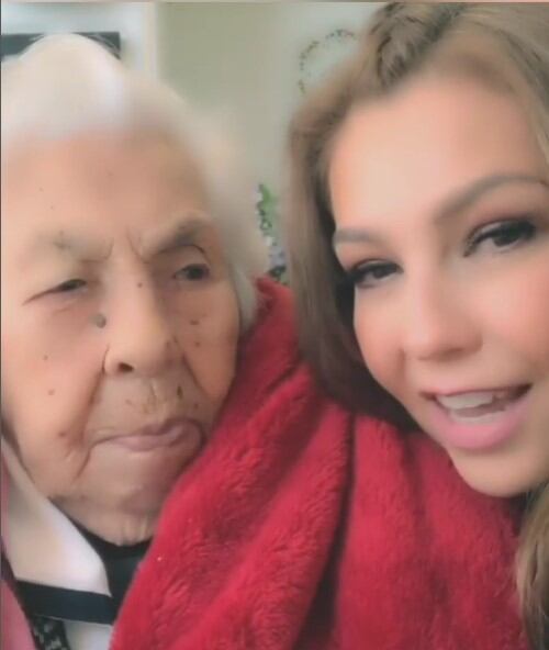 Thalía y su abuela Eva Mange