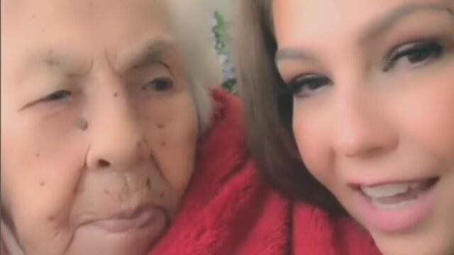 Thalía y su abuela Eva Mange
