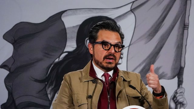 Zoé Robledo denuncia un audio falso sobre el desabasto en el IMSS