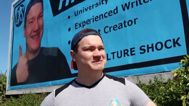 CV gigante de Chris Harkin