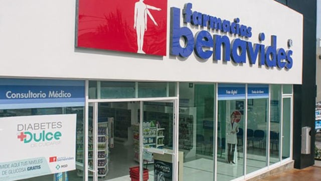 Farmacias Benavides cambiará de dueño