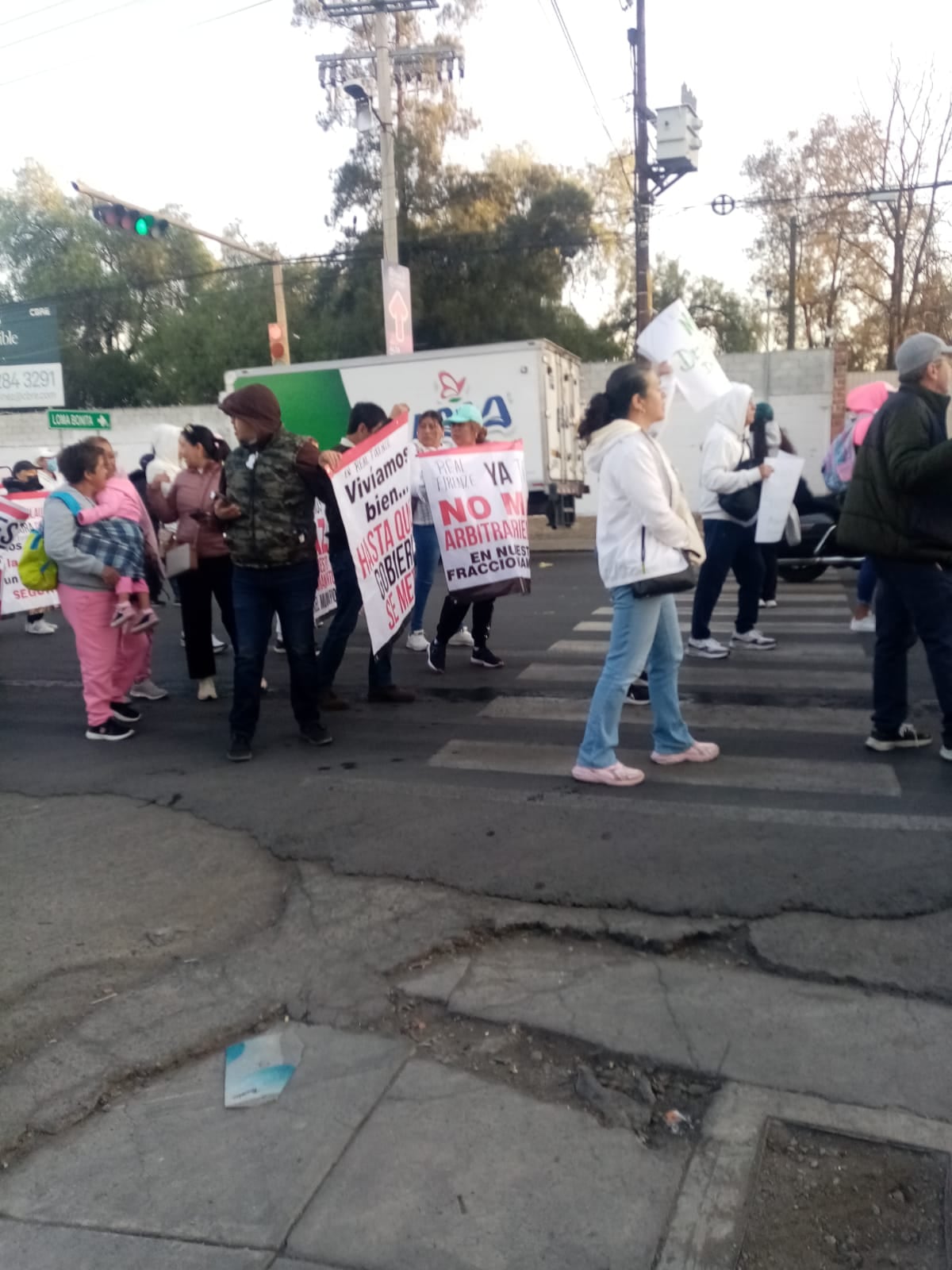 Vecinos del fraccionamiento Real Firenze de Tecámac bloquean totalmente autopista México-Pachuca