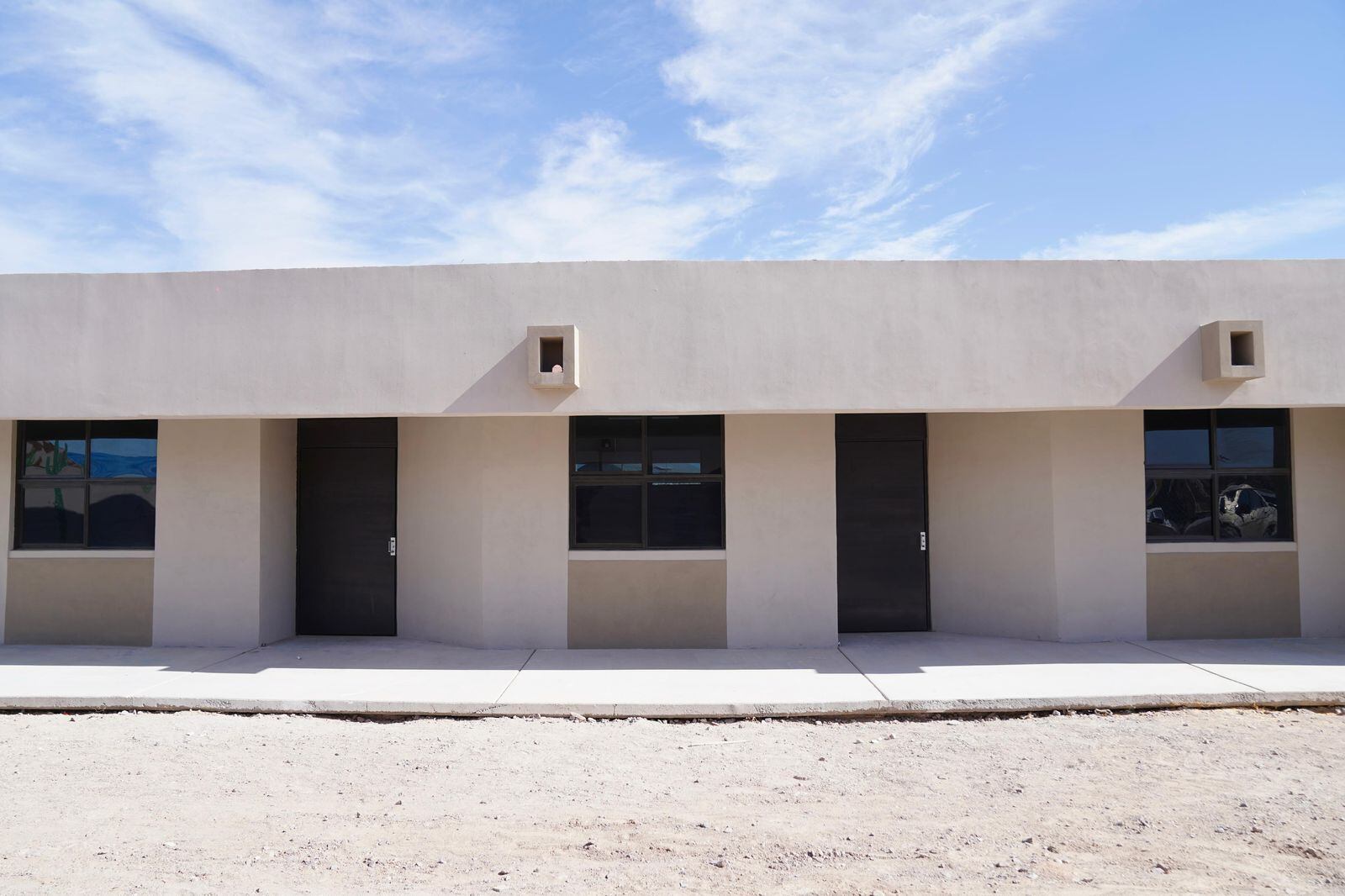 Alfonso Durazo entrega complejo educativo en Puerto Libertad