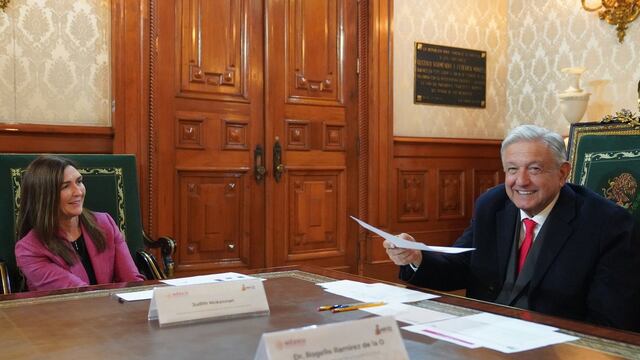 AMLO con Judith McKenna, CEO de Walmart Internacional