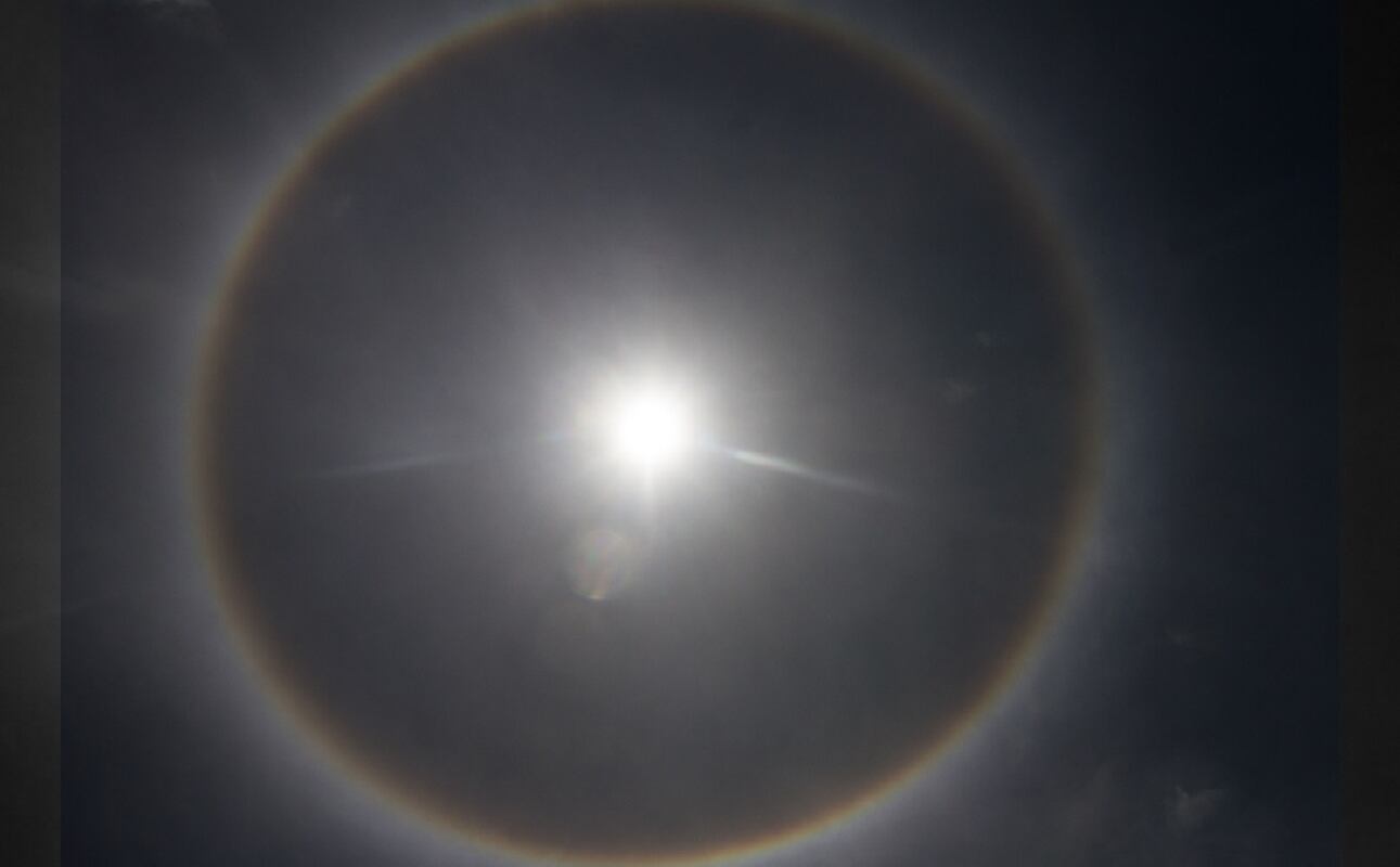 El fenómeno meteorológico sorprendió a capitalinos. 