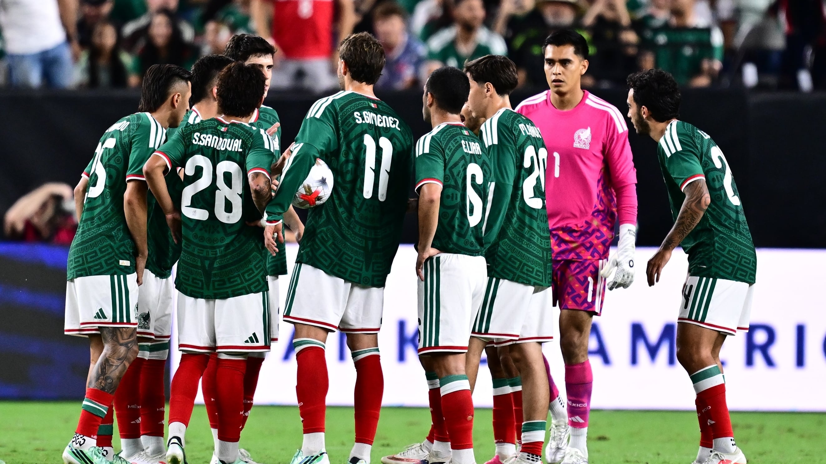 México enfrenta a Chile con cuatro bajas y en busca de su primera victoria con Rafa Márquez