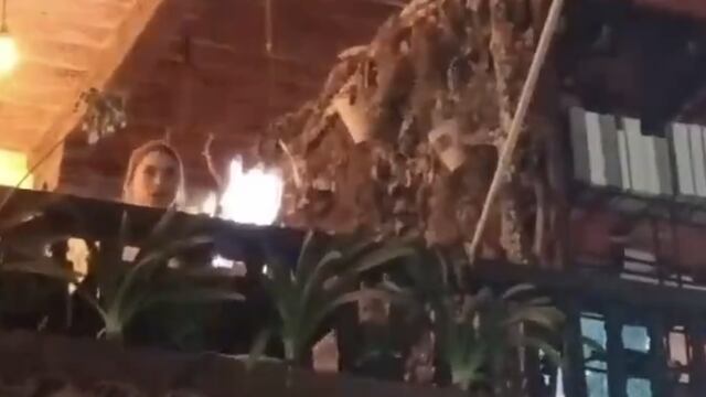 Le piden foto al Canelo Álvarez y les responden aventándoles agua