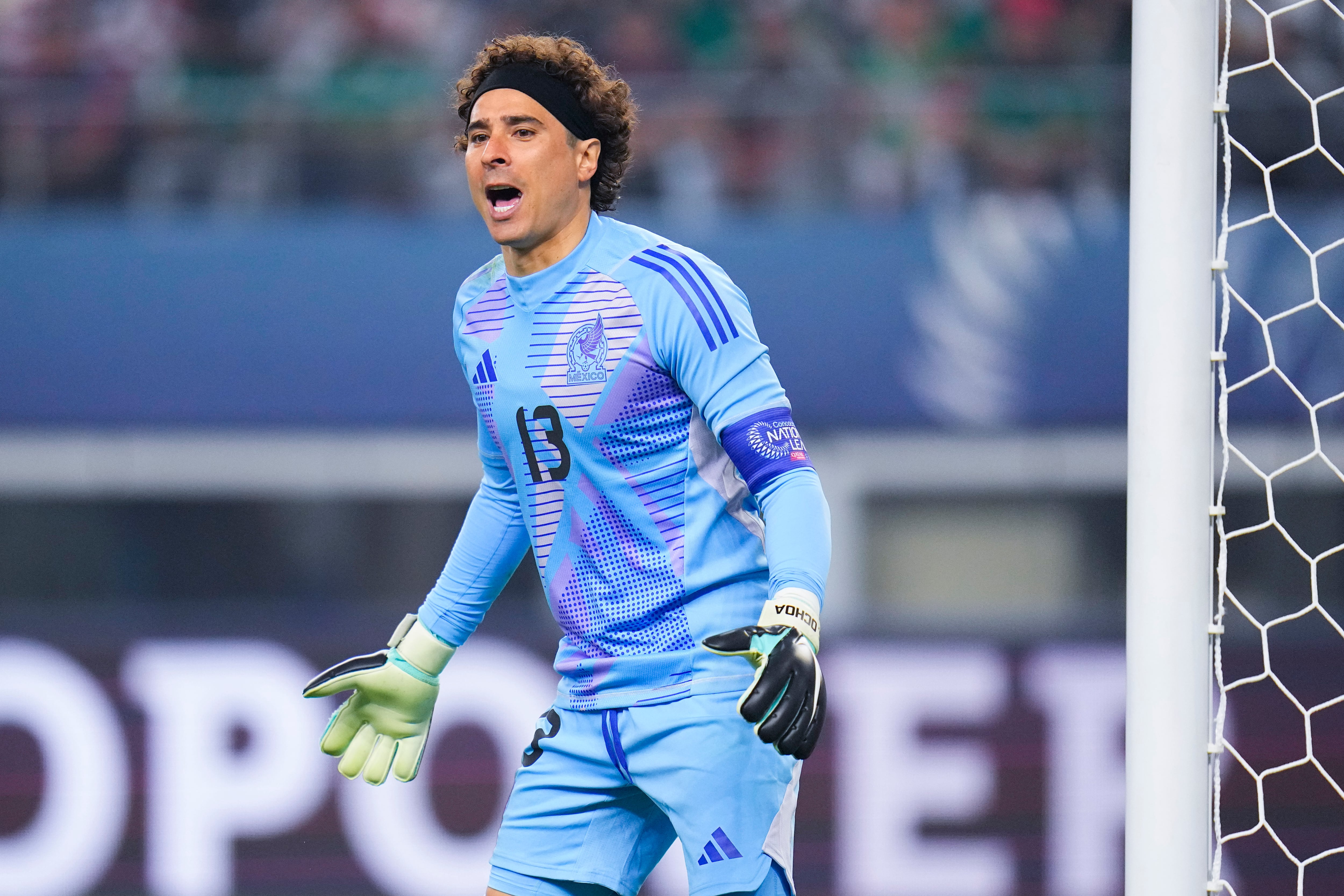 Memo Ochoa con la Selección Mexicana.