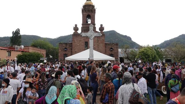 Entierro de sacerdotes jesuitas en Cerocahui, Chihuahua