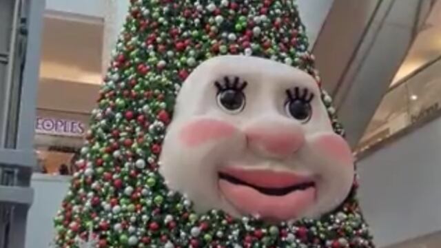 Woody, el árbol navideño parlante