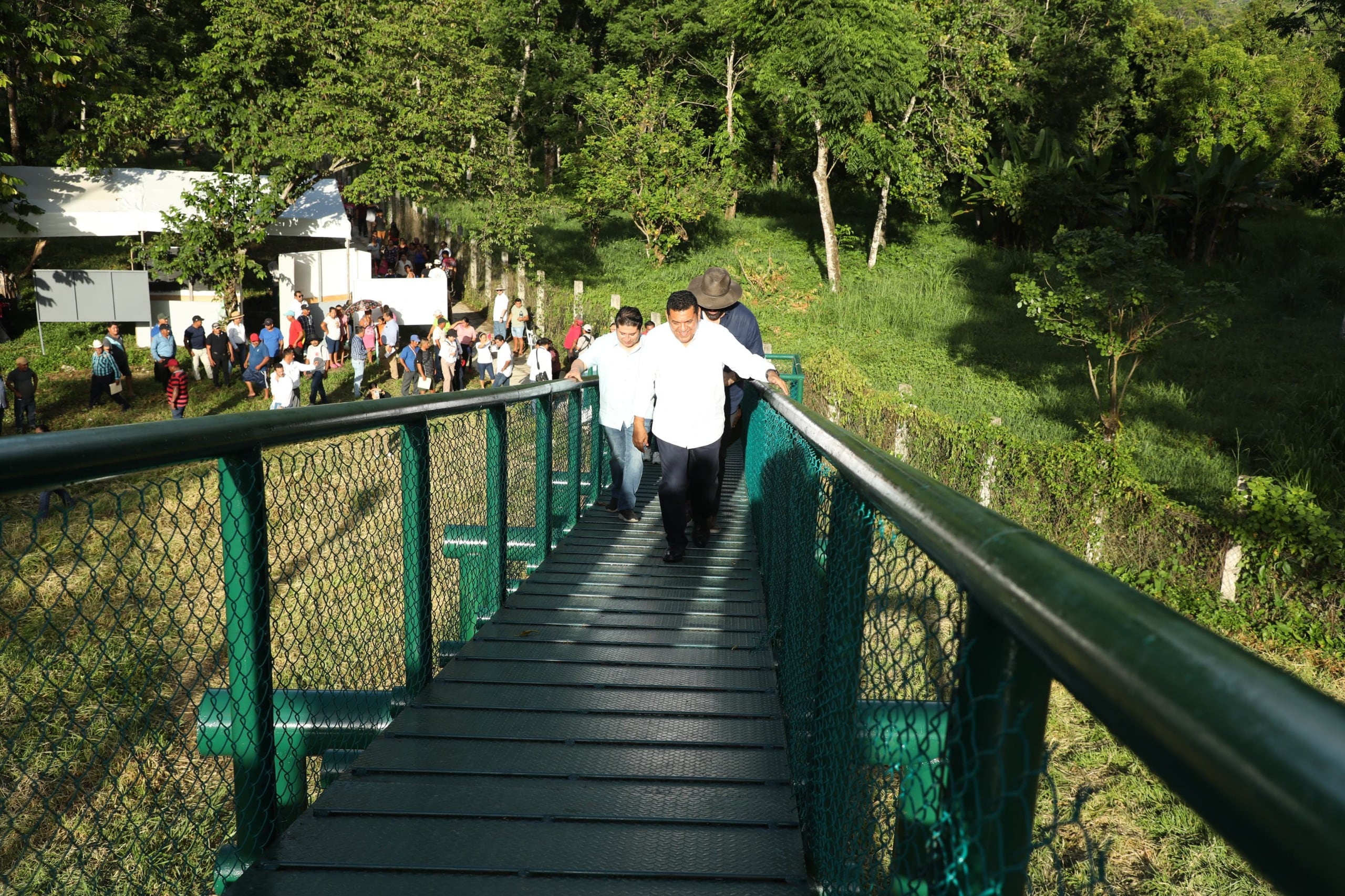 Javier May destaca la inversión de más de 3 mil mdp en obras que impulsan el desarrollo de los 17 municipios de Tabasco.
