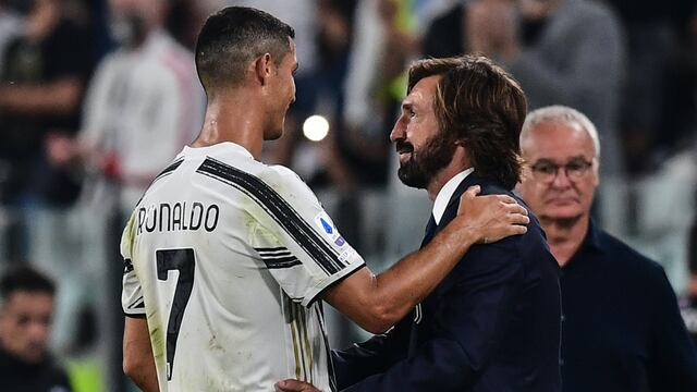 Juventus' Italian coach Andrea Pirlo (R) congratulates Juventus' Portuguese forward Cristiano Ronaldo (L) as Sampdoria's Italian coach Claudio Ranieri (Rear R) looks on at the end of the Italian Serie A football match Juventus vs Sampdoria on September 20, 2020 at the Juventus stadium in Turin. (Photo by Miguel MEDINA / AFP)
