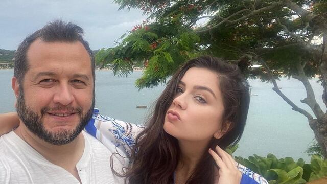 José Ramón López Beltrán y Carolyn Adams