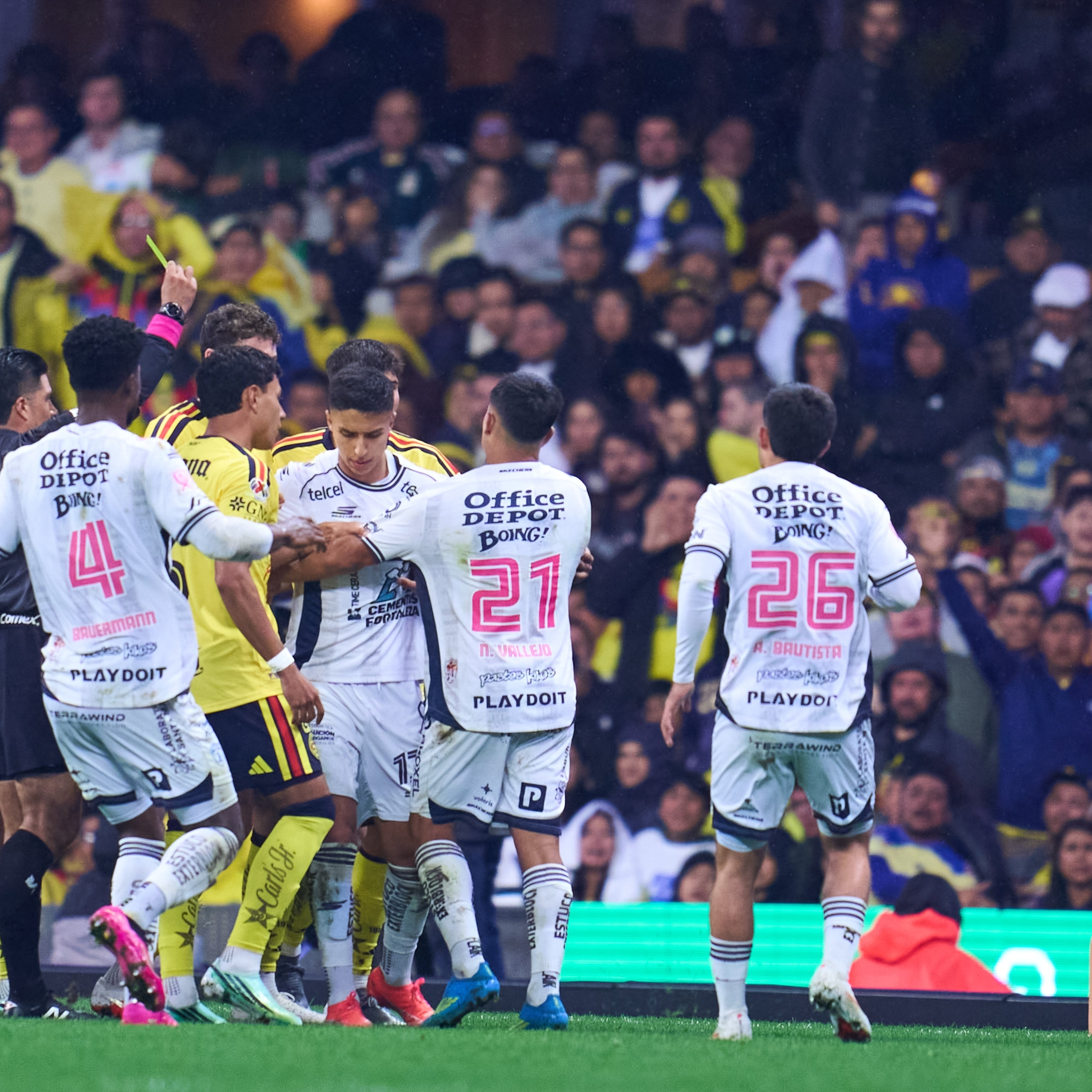 América mantiene el liderato de la Liga MX pese a derrota con Pachuca