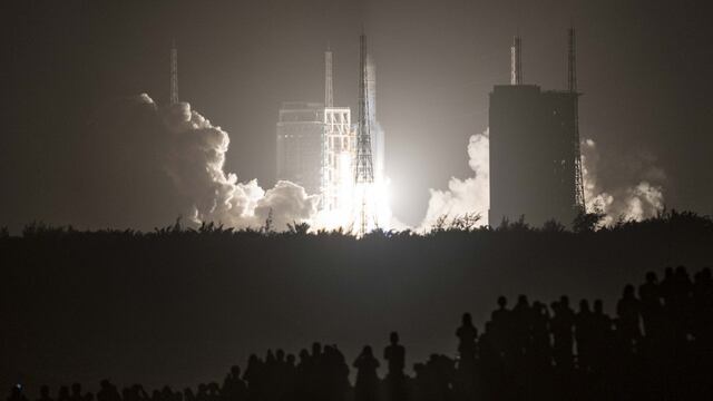 Sonda Chang'e-5 despegando de la Tierra