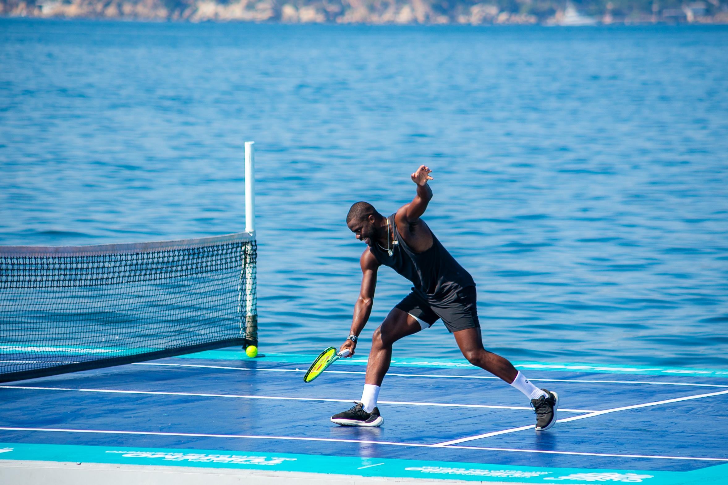 Abierto Mexicano de Tenis: realizan partido de exhibición en cancha flotante