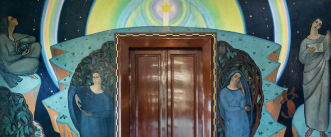 De acuerdo a información de la SEP, estos son los detalles del mural: “Personajes de la historia: La poesía, Retrato de personajes o Rito cristiano, Gabriela Mistral, Berta Singerman”. Roberto Montenegro, 1922-1923. Encáustica 3.00 × 2.34 m (costado izquierdo), 0.91 × 1.80 m (sobrepuerta) y 3.00 × 2.43 m (costado derecho).