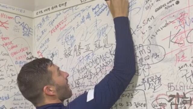 Gignac escribió "Arriba los Tigres" en un estadio de Corea del Sur