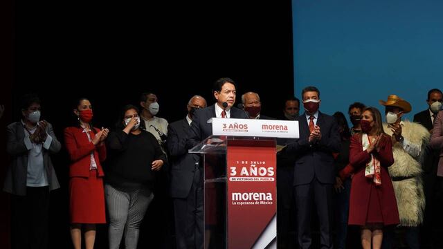Mario Delgado, en la fiesta de Morena en el Auditorio Nacional