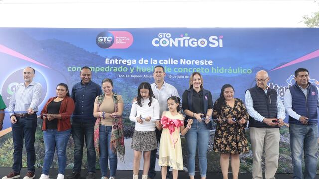 Diego Sinhue Rodríguez entregó obras en Atarjea