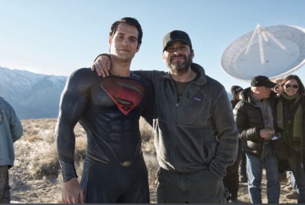 Zack Snyder con Henry Cavill