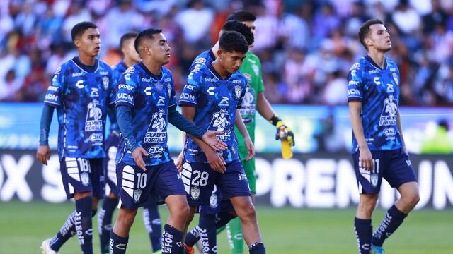 Futbolistas de Pachuca rumbo al vestidor