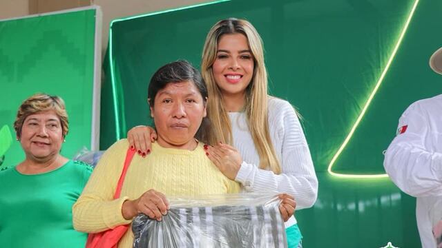 Ruth González llevó Navidad a la huasteca potosina