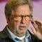 Eric Clapton asegura que los vacunados contra el Covid-19 son víctimas de “hipnosis masiva”