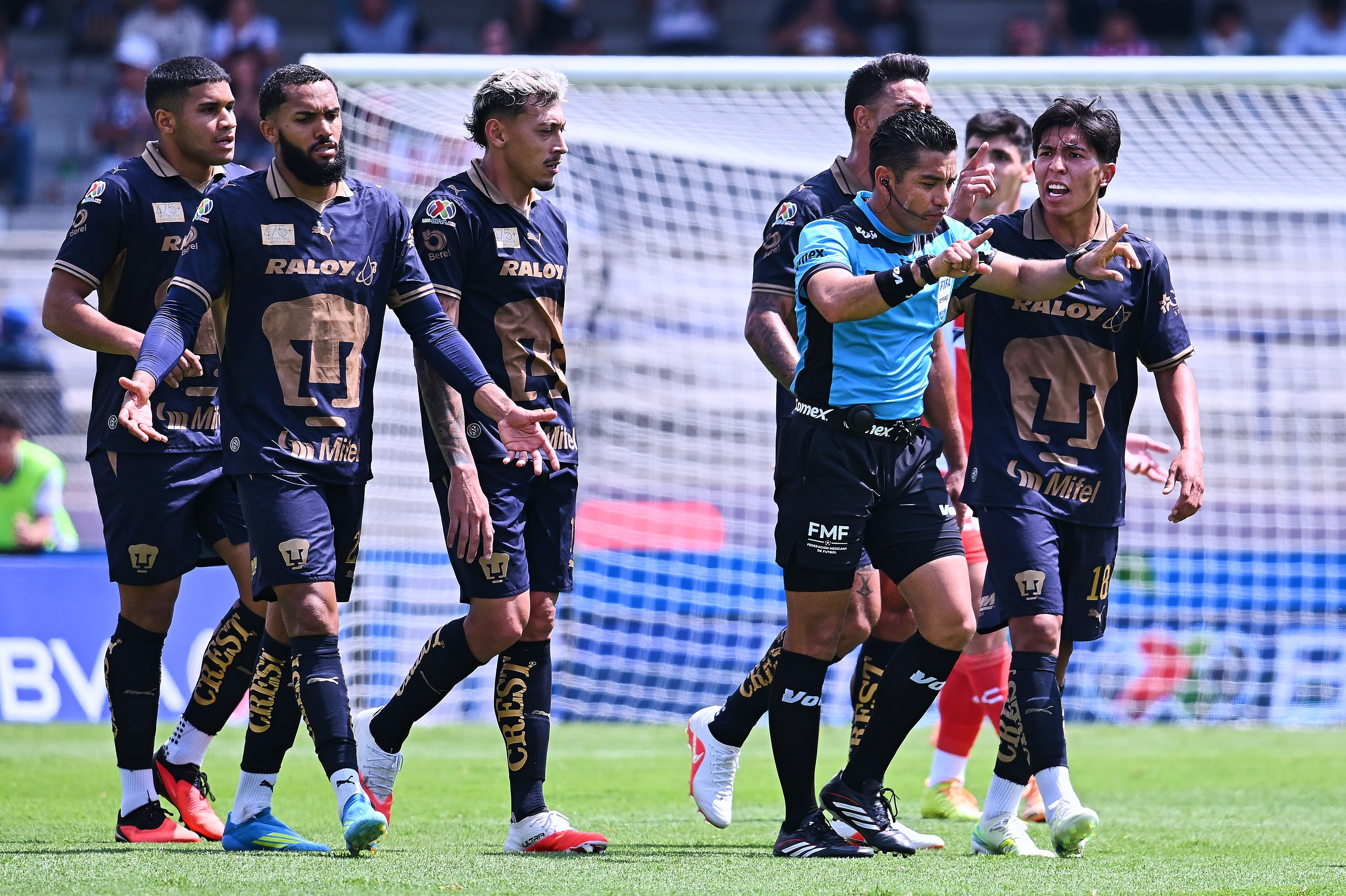 Pumas cae 3-2 en casa ante San Luis y suma su cuarta derrota en el torneo.