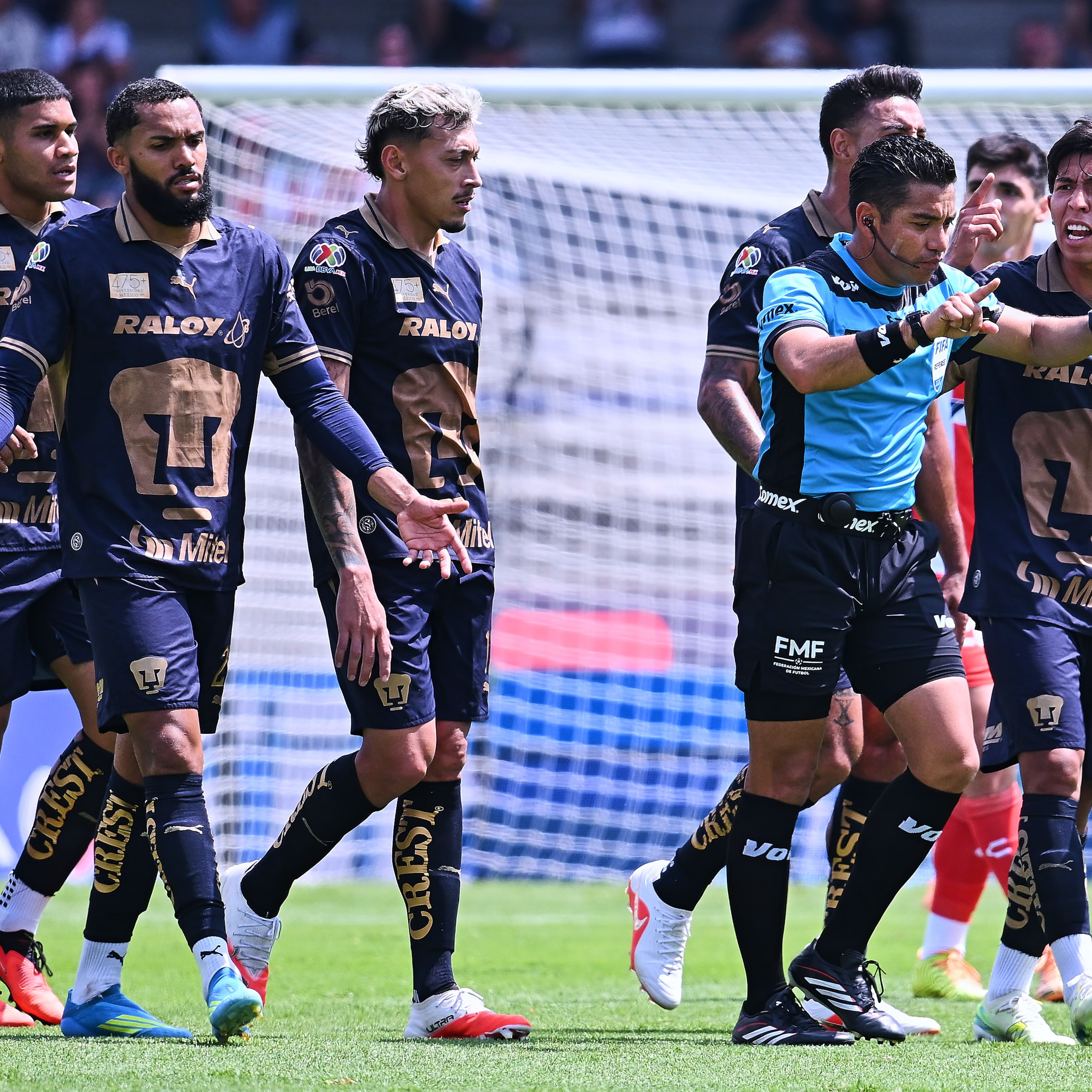 Pumas cae 3-2 en casa ante San Luis y suma su cuarta derrota en el torneo