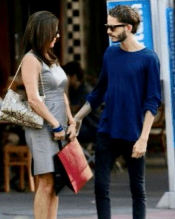 Rebecca Jones y su hijo Maximiliano Camacho