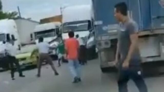 Traileros golpean a agentes de tránsito en Veracruz