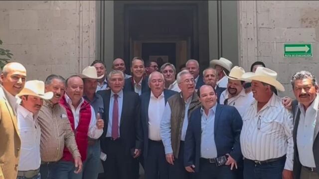Rubén Rocha Moya en reunión con Adán Augusto López y productores de Sinaloa