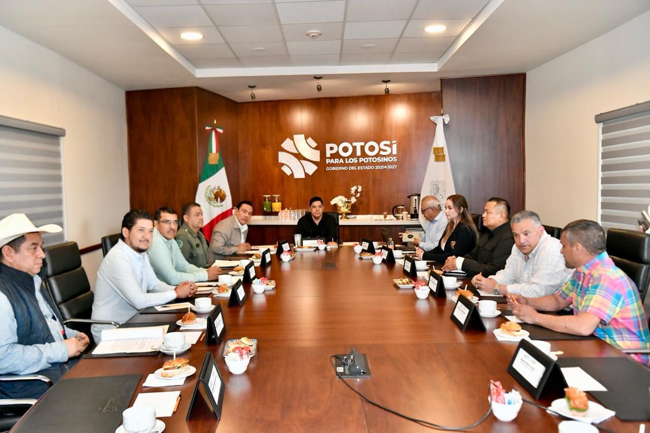 Ricardo Gallardo y alcaldes fortalecen estrategia de seguridad en la Huasteca.