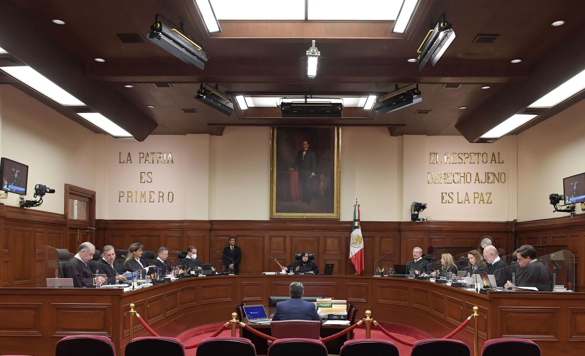 La Suprema Corte de Justicia invalida la primera parte del Plan B, que recorta presupuesto y facultades del INE, que fue impulsada por el Ejecutivo en la Cámara de Diputados.