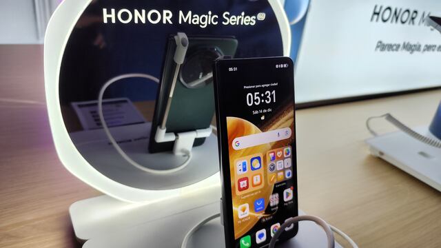 HONOR Magic V3