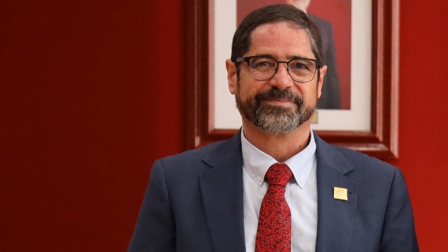 ¿Quién es Alejandro Guevara Sanginés? Rector de Ibero Puebla