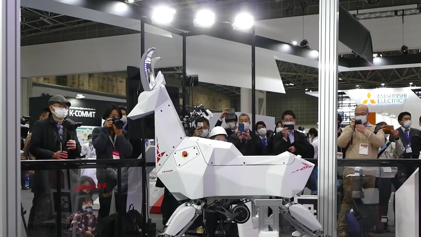 Diseñan cabra robot como medio de transporte